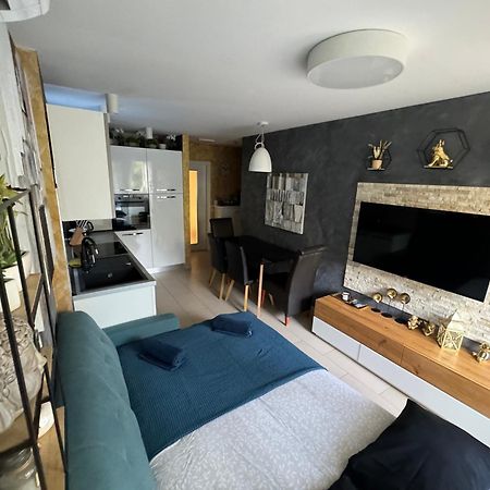 Apartment Astra With Private Parking สปลิท ภายนอก รูปภาพ
