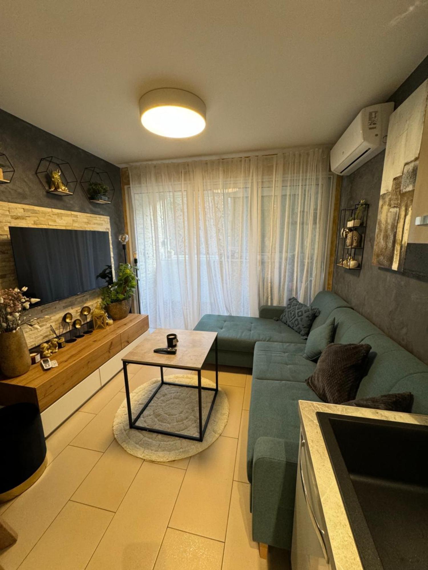 Apartment Astra With Private Parking สปลิท ภายนอก รูปภาพ