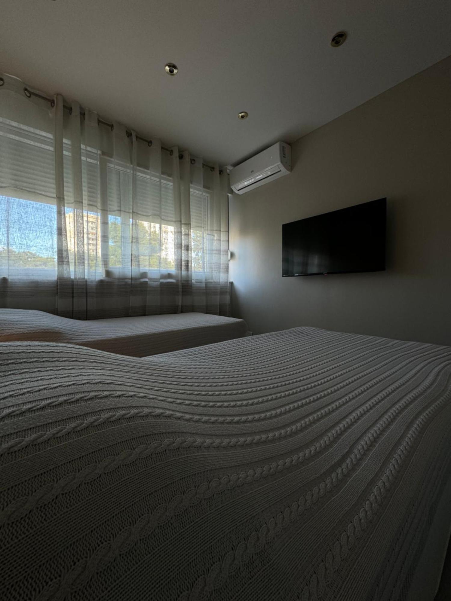 Apartment Astra With Private Parking สปลิท ภายนอก รูปภาพ