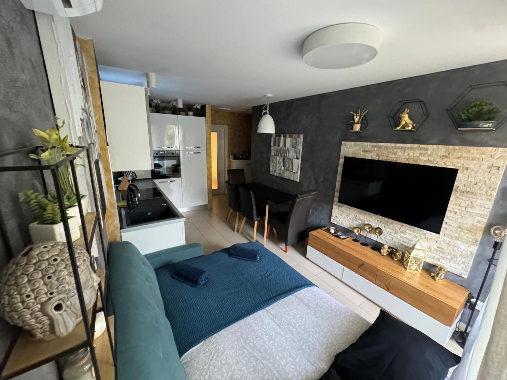 Apartment Astra With Private Parking สปลิท ภายนอก รูปภาพ